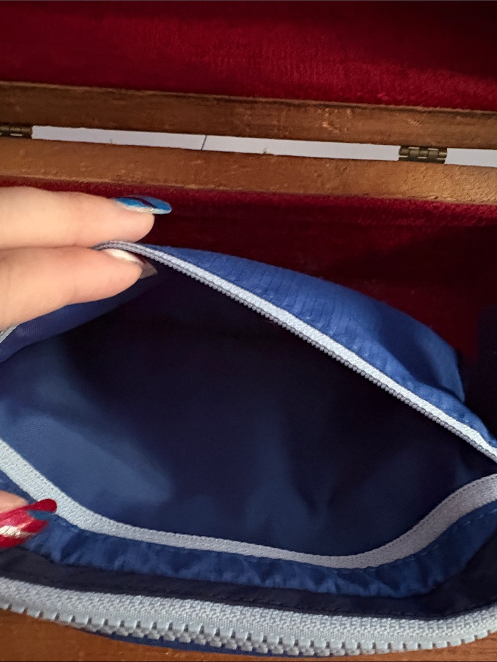 lululemon athletica Navy Blue Waist Pack with Light Blue Trim - Picture 4 of 4